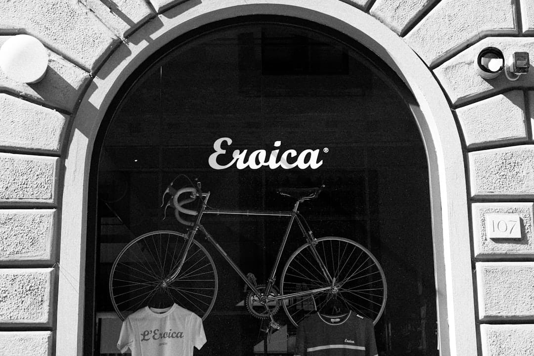 Moderne fietsenzaak met e-bikes en accessoires - fietswinkel webshop voor fietsenmakers in West Betuwe